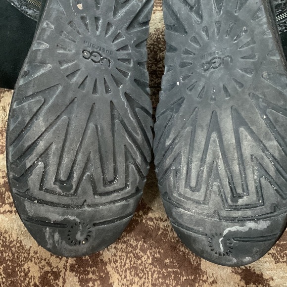 Ugg Australia Black Sheepskin Glitter Boots Size 10 - Picture 10 of 16